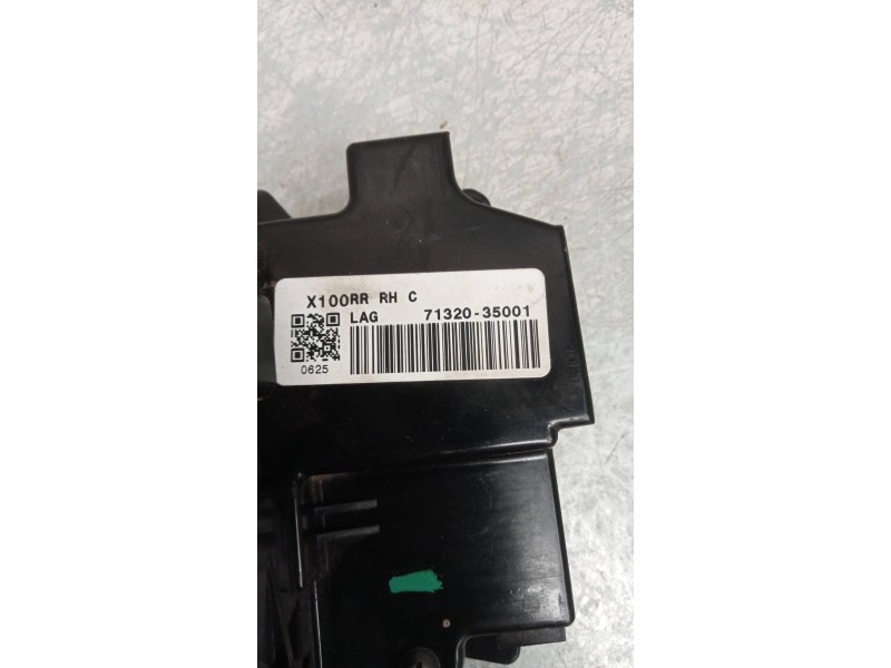Recambio de motor cierre centralizado trasero derecho para ssangyong tivoli 1.6 turbodiesel cat referencia OEM IAM 7132035001  