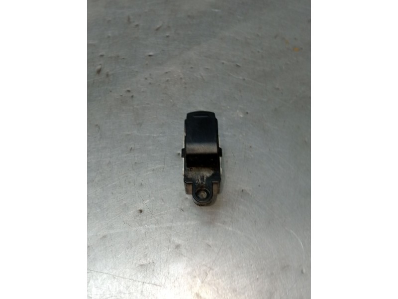 Recambio de mando elevalunas delantero derecho para suzuki ignis (/mf) gle referencia OEM IAM 18317R  2018 5P