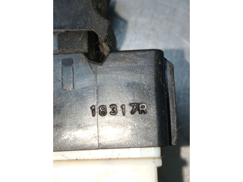 Recambio de mando elevalunas delantero derecho para suzuki ignis (/mf) gle referencia OEM IAM 18317R  2018 5P