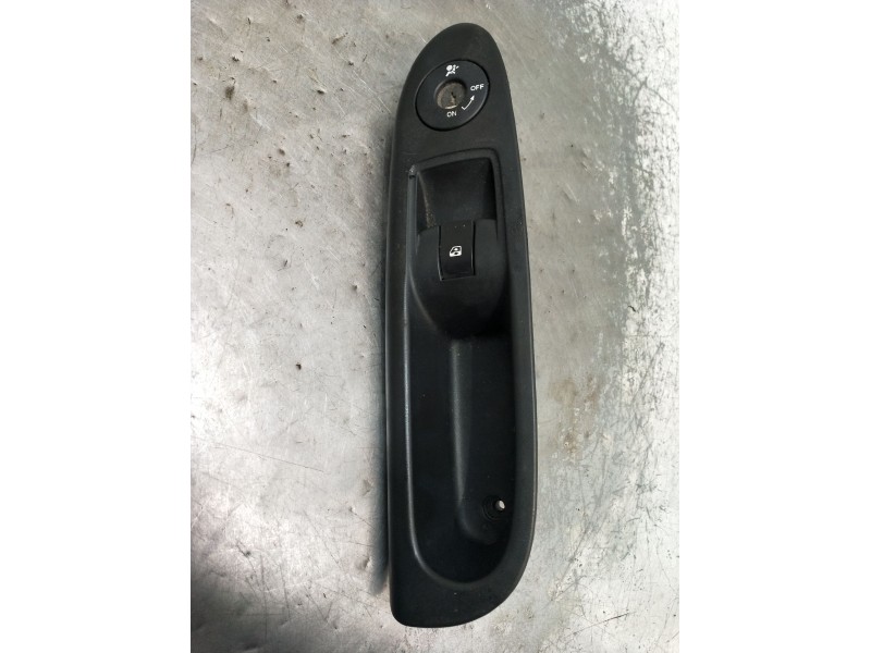 Recambio de mando elevalunas delantero derecho para renault clio ii (bb_, cb_) 1.2 16v (bb05, bb0w, bb11, bb27, bb2t, bb2u, bb2v