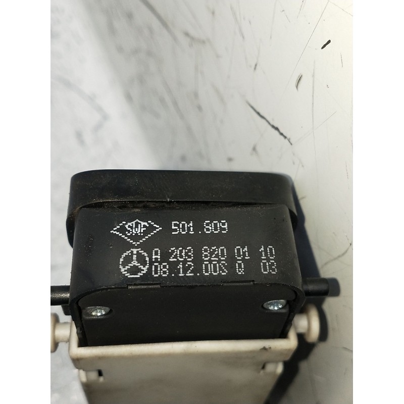 Recambio de mando elevalunas delantero izquierdo para mercedes-benz clase c (w203) c 220 cdi (203.006) referencia OEM IAM A20382