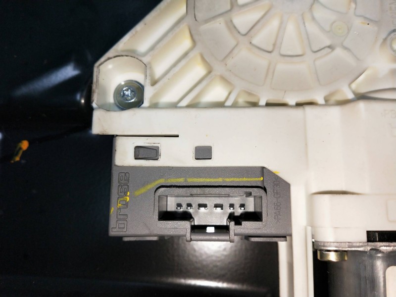 Recambio de elevalunas delantero derecho para land rover discovery v6 td se referencia OEM IAM CUR1111 995077 CUH500103 5P