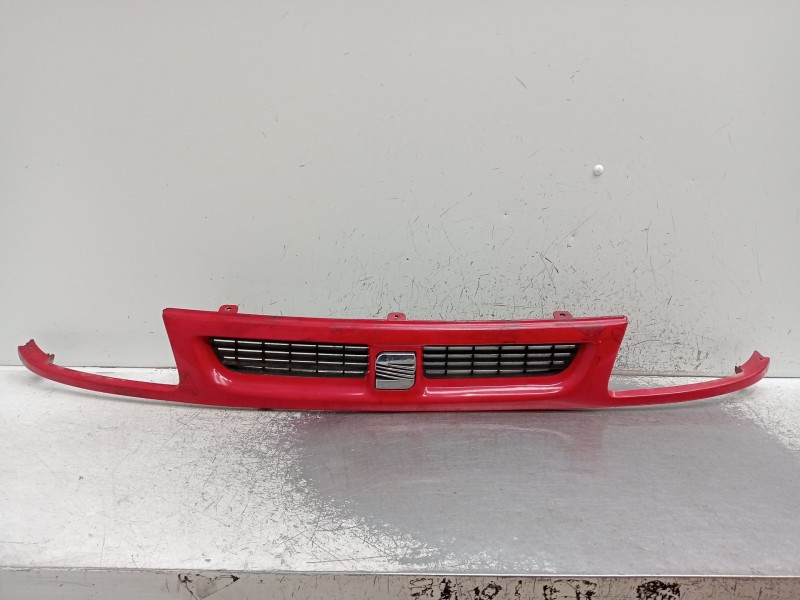 Recambio de rejilla delantera para seat ibiza ii (6k1) 1.6 i referencia OEM IAM   1993