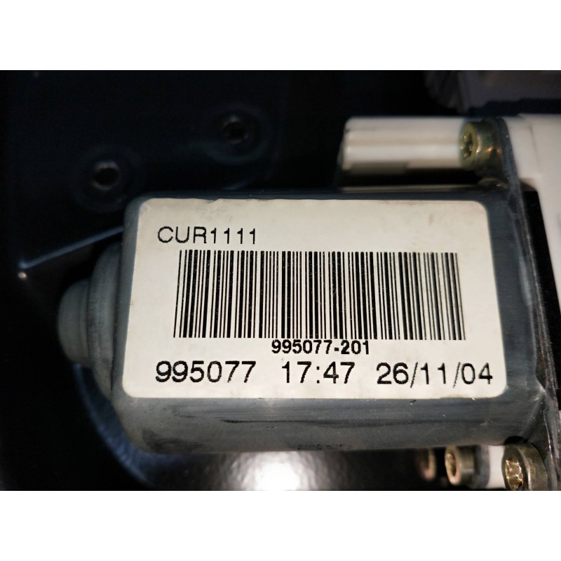 Recambio de elevalunas delantero derecho para land rover discovery v6 td se referencia OEM IAM CUR1111 995077 CUH500103 5P