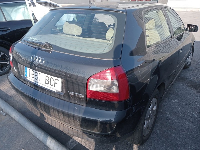 audi a3 (8l1) del año 2000