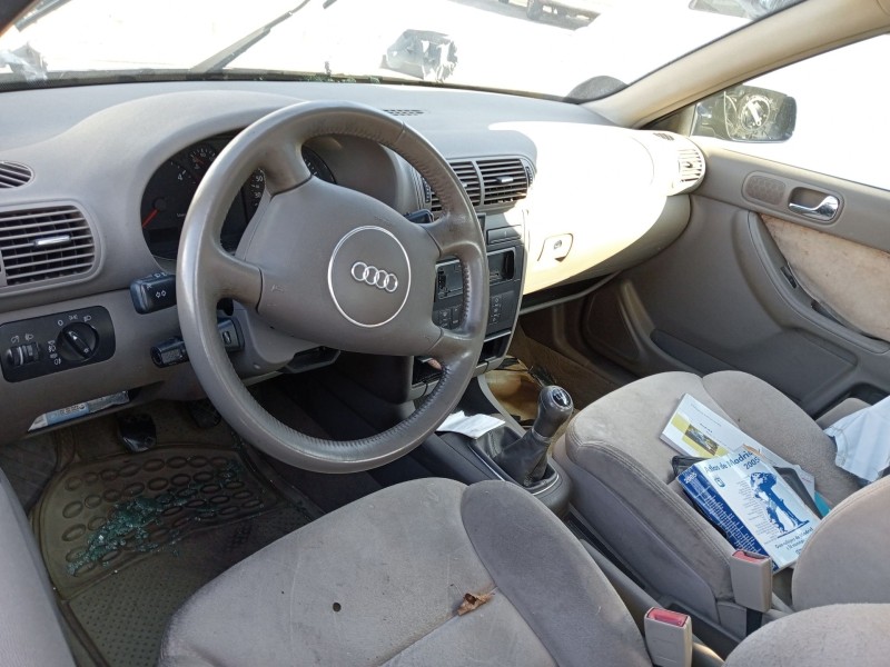 audi a3 (8l1) del año 2000