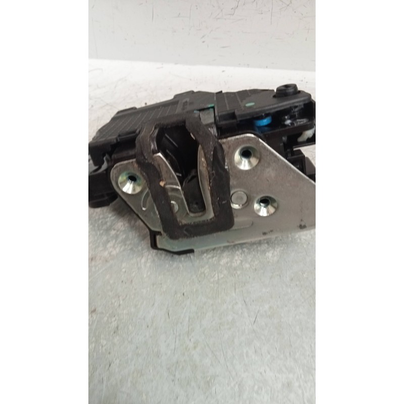 Recambio de motor cierre centralizado trasero izquierdo para ssangyong tivoli 1.6 turbodiesel cat referencia OEM IAM 7131035001 