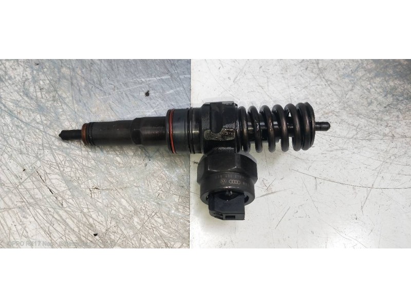 Recambio de inyector para volkswagen golf iv berlina (1j1) highline referencia OEM IAM 0414720007 038130073F 