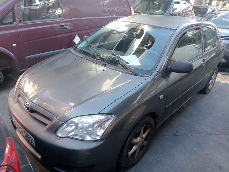 toyota corolla (_e12_) del año 2004