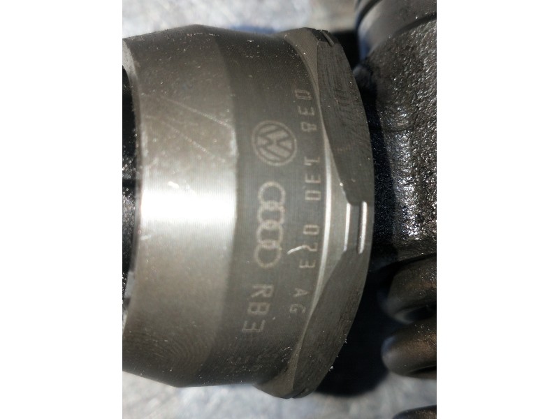 Recambio de inyector para skoda superb (3u4) classic referencia OEM IAM 038130073AG 0414720215 BOSCH