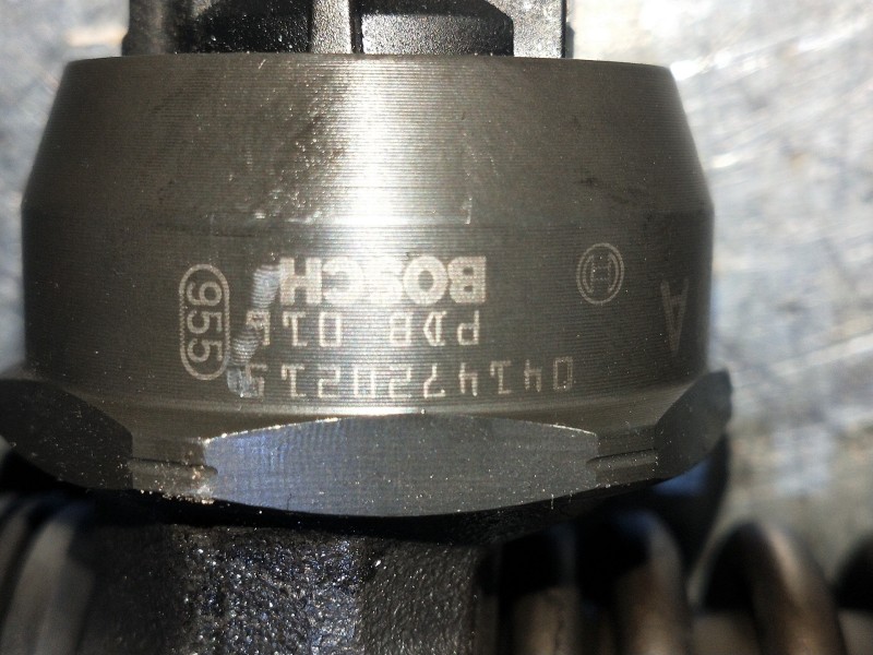 Recambio de inyector para skoda superb (3u4) classic referencia OEM IAM 038130073AG 0414720215 BOSCH