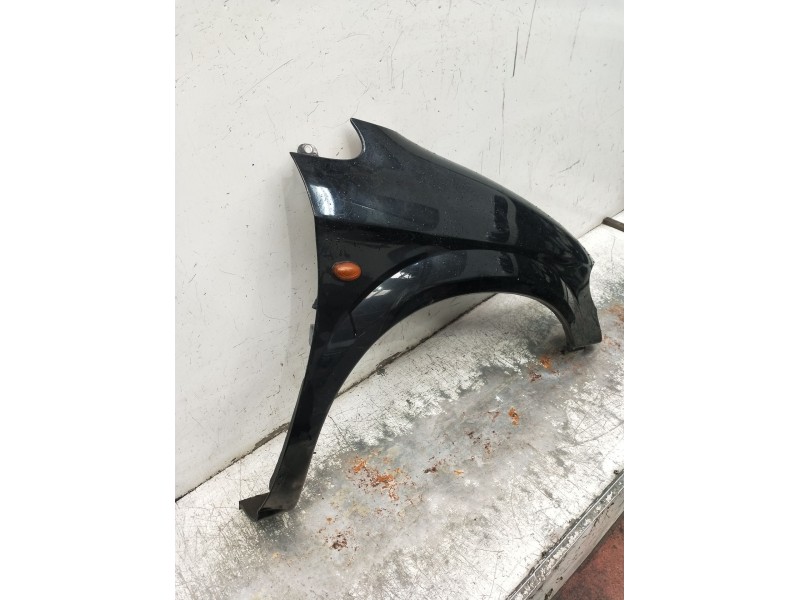 Recambio de aleta delantera derecha para chrysler voyager iv (rg, rs) 2.5 crd referencia OEM IAM   2004