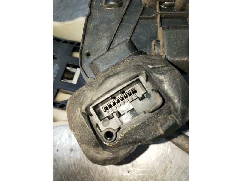 Recambio de motor cierre centralizado delantero derecho para skoda rapid (nh3, nk3, nk6) 1.6 tdi referencia OEM IAM 16J5E1837016