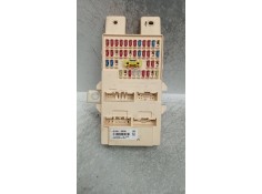 Recambio de caja reles / fusibles para ssangyong tivoli 1.6 turbodiesel cat referencia OEM IAM 8215035030  