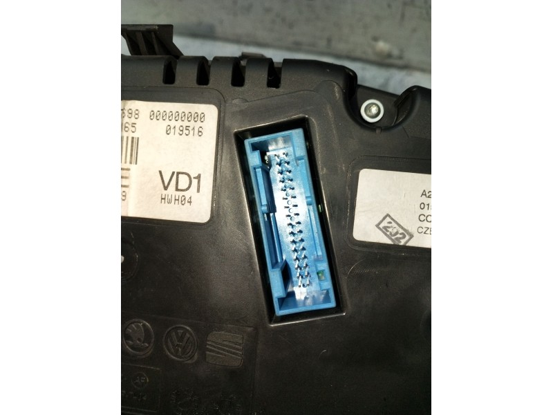 Recambio de cuadro instrumentos para skoda rapid (nh3, nk3, nk6) 1.6 tdi referencia OEM IAM 5JA920840E A2C89513100 2012