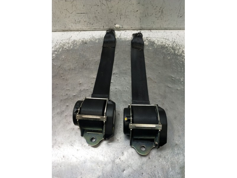 Recambio de juego cinturones trasero para skoda rapid (nh3, nk3, nk6) 1.6 tdi referencia OEM IAM  5P 2012