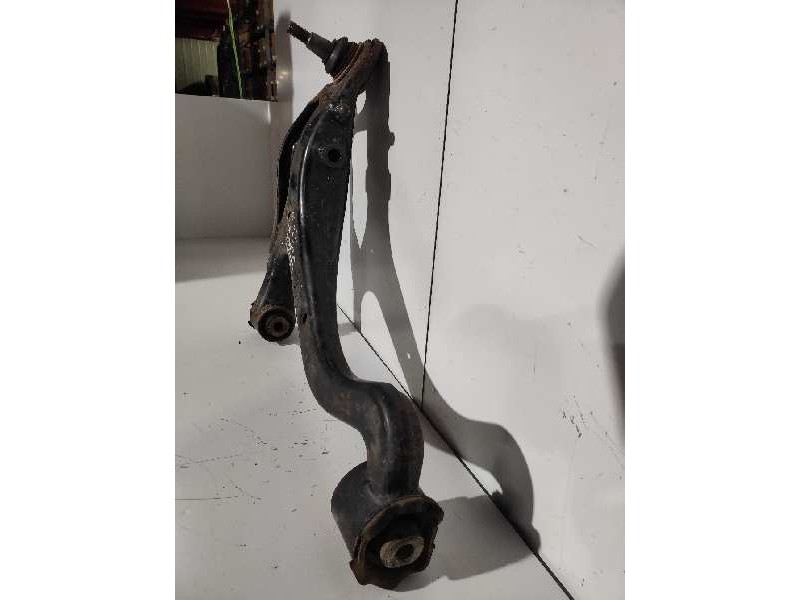 Recambio de brazo suspension inferior delantero izquierdo para land rover discovery v6 td se referencia OEM IAM   LR075995