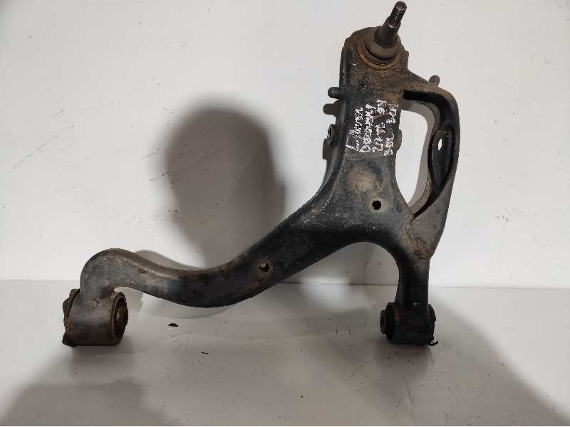 Recambio de brazo suspension inferior delantero derecho para land rover discovery v6 td se referencia OEM IAM   LR137952
