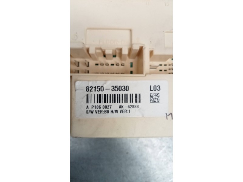 Recambio de caja reles / fusibles para ssangyong tivoli 1.6 turbodiesel cat referencia OEM IAM 8215035030  