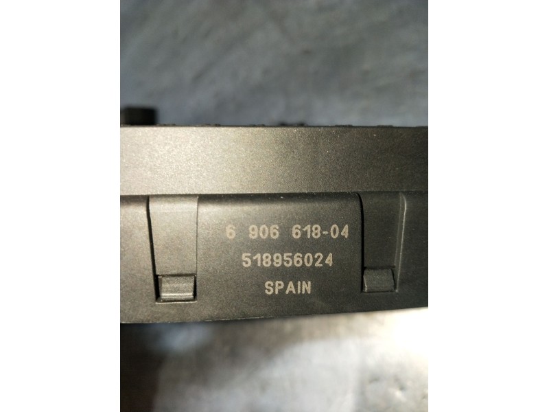 Recambio de caja reles / fusibles para bmw 5 (e60) 520 d referencia OEM IAM 690661804 518956024 2012