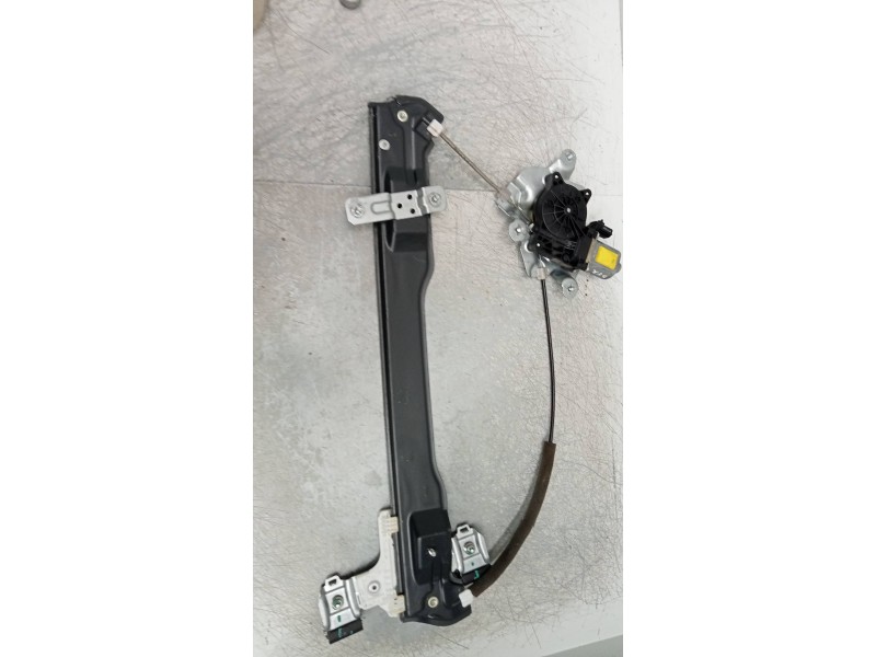 Recambio de elevalunas delantero derecho para ssangyong tivoli 1.6 turbodiesel cat referencia OEM IAM 98820X1010  