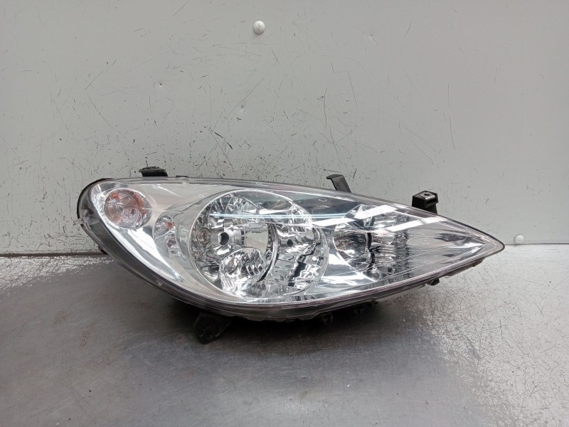 Recambio de faro derecho para peugeot 307 (3a/c) 2.0 hdi 90 referencia OEM IAM 5501135R  