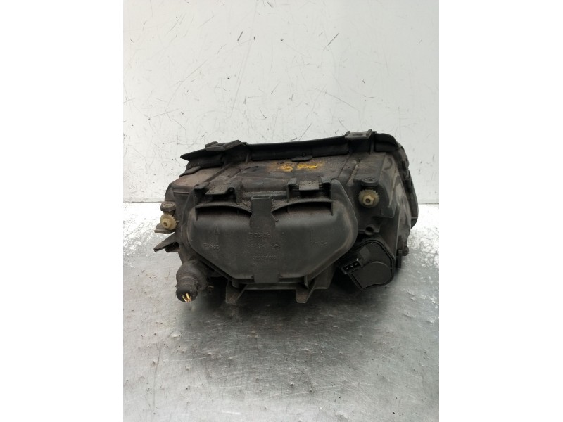 Recambio de faro izquierdo para audi a4 b5 (8d2) 1.9 tdi quattro referencia OEM IAM 1307022194  