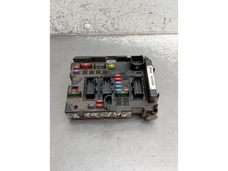 Recambio de caja reles / fusibles para citroën xsara coupé (n0) 2.0 hdi 90 referencia OEM IAM 9650664080 BSMB3 42037490 