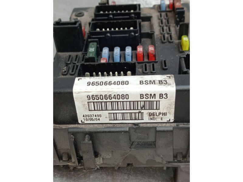 Recambio de caja reles / fusibles para citroën xsara coupé (n0) 2.0 hdi 90 referencia OEM IAM 9650664080 BSMB3 42037490 