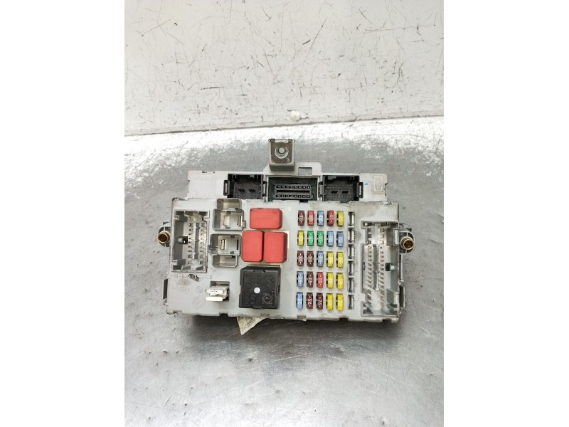 Recambio de caja reles / fusibles para fiat croma (194_) 1.9 d multijet (194axc1b, 194axc12) referencia OEM IAM 51804074 5012109