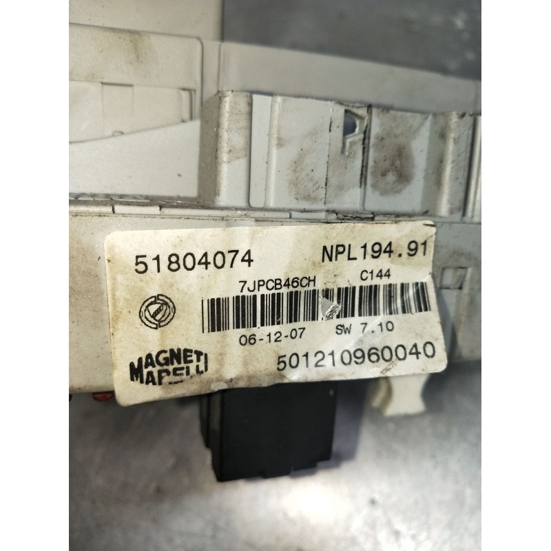 Recambio de caja reles / fusibles para fiat croma (194_) 1.9 d multijet (194axc1b, 194axc12) referencia OEM IAM 51804074 5012109