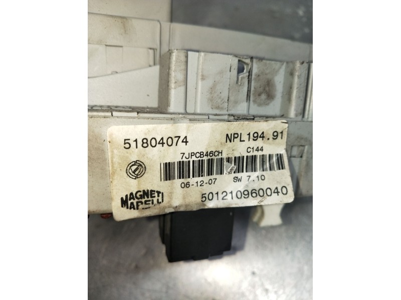 Recambio de caja reles / fusibles para fiat croma (194_) 1.9 d multijet (194axc1b, 194axc12) referencia OEM IAM 51804074 5012109