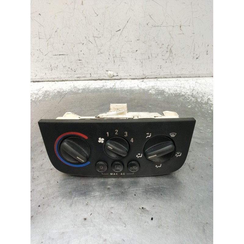 Recambio de mando calefaccion / aire acondicionado para opel corsa c (x01) 1.7 dti (f08, f68) referencia OEM IAM 1358875  2001