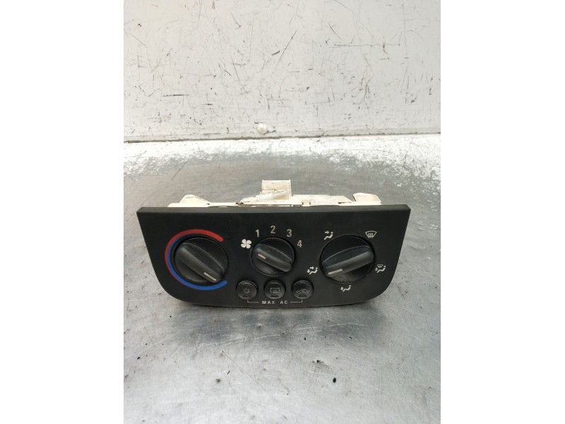 Recambio de mando calefaccion / aire acondicionado para opel corsa c (x01) 1.7 dti (f08, f68) referencia OEM IAM 1358875  2001