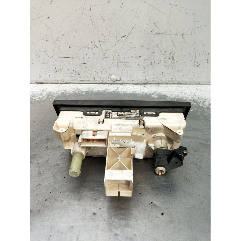 Recambio de mando calefaccion / aire acondicionado para opel corsa c (x01) 1.7 dti (f08, f68) referencia OEM IAM 1358875  2001