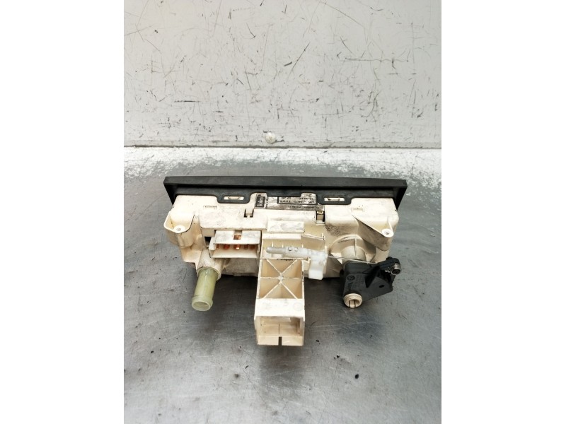 Recambio de mando calefaccion / aire acondicionado para opel corsa c (x01) 1.7 dti (f08, f68) referencia OEM IAM 1358875  2001