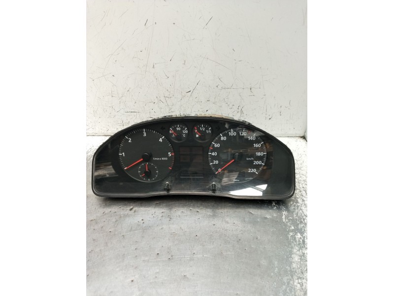 Recambio de cuadro instrumentos para audi a4 b5 (8d2) 1.9 tdi quattro referencia OEM IAM 88311225230  