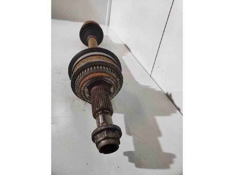 Recambio de transmision trasera izquierda para land rover discovery v6 td se referencia OEM IAM   LR072065