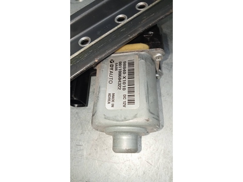 Recambio de elevalunas trasero derecho para ssangyong tivoli 1.6 turbodiesel cat referencia OEM IAM 98840X1010  