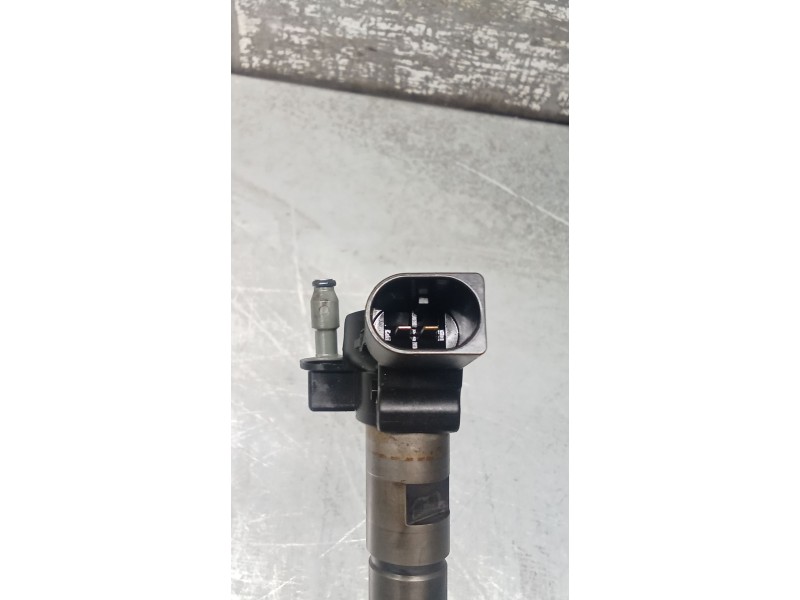 Recambio de inyector para seat exeo (3r2) 2.0 tdi referencia OEM IAM 0445116030 03L130277 BOSCH