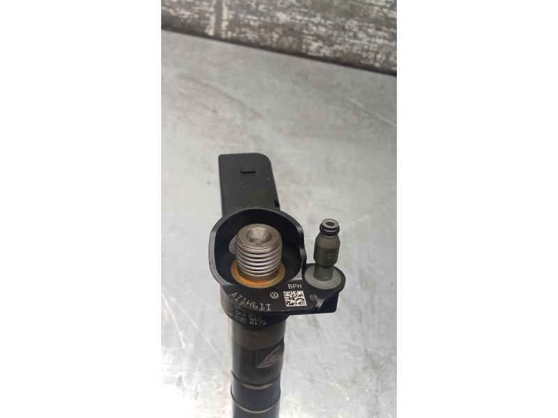 Recambio de inyector para seat exeo (3r2) 2.0 tdi referencia OEM IAM 0445116030 03L130277 BOSCH