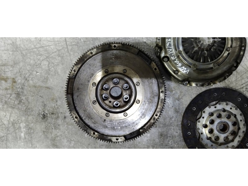 Recambio de kit embrague para volkswagen golf iv berlina (1j1) highline referencia OEM IAM   