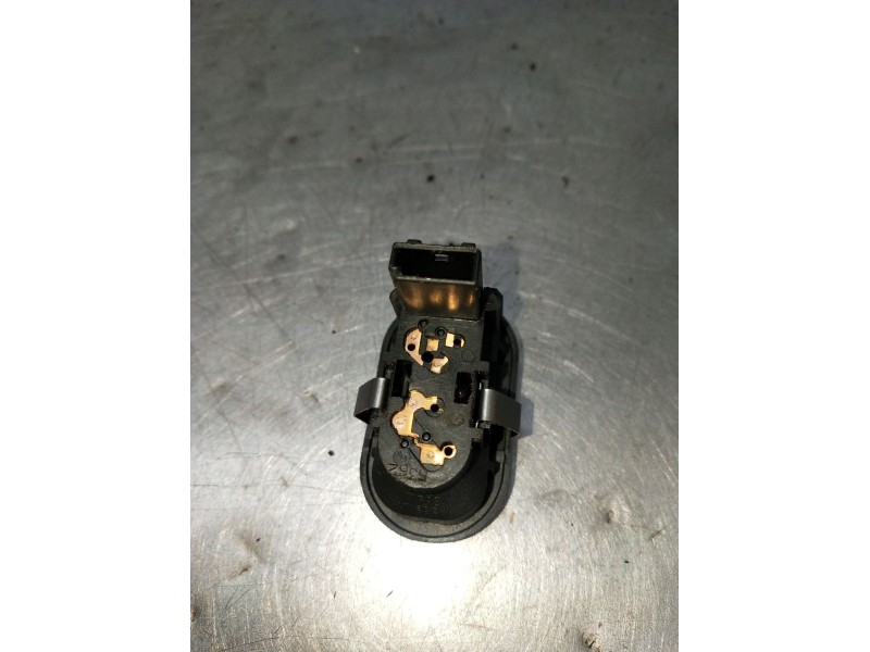 Recambio de mando elevalunas delantero derecho para opel corsa c (x01) 1.7 dti (f08, f68) referencia OEM IAM 13363102 24409207 5