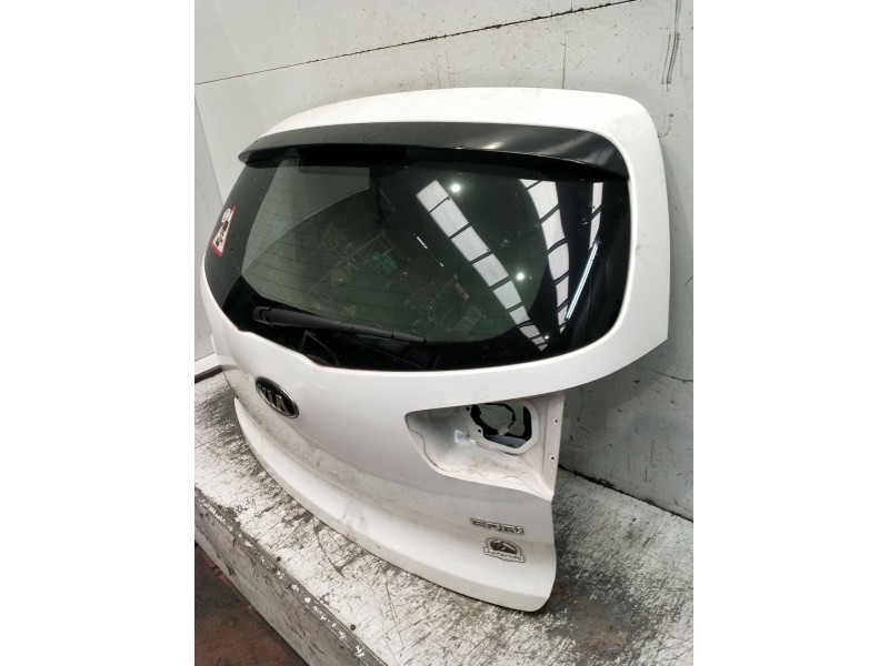 Recambio de porton trasero para kia sportage concept 4x2 referencia OEM IAM  5P 2010