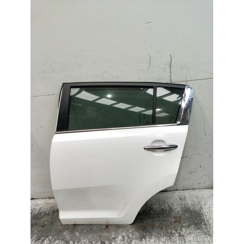 Recambio de puerta trasera izquierda para kia sportage concept 4x2 referencia OEM IAM  5P 2010