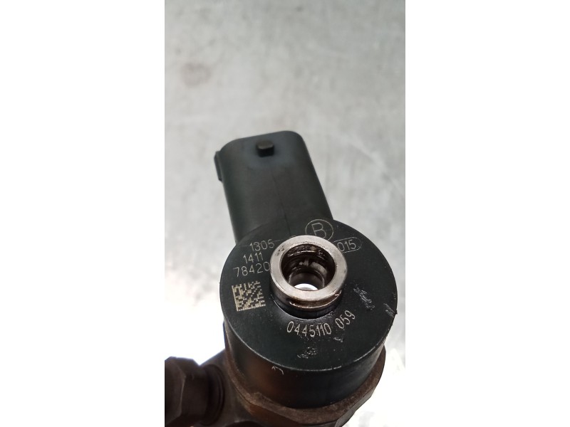 Recambio de inyector para chrysler voyager iv (rg, rs) 2.5 crd referencia OEM IAM 0445110059  BOSCH