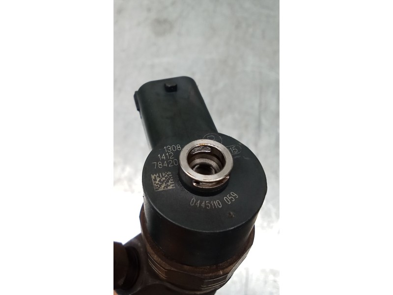 Recambio de inyector para chrysler voyager iv (rg, rs) 2.5 crd referencia OEM IAM 0445110059  BOSCH