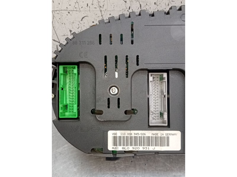 Recambio de cuadro instrumentos para audi a3 (8l1) 1.9 tdi referencia OEM IAM 110008945 8L0920931J 2000