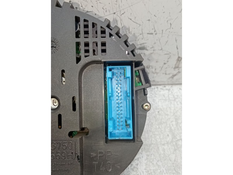 Recambio de cuadro instrumentos para audi a3 (8l1) 1.9 tdi referencia OEM IAM 110008945 8L0920931J 2000