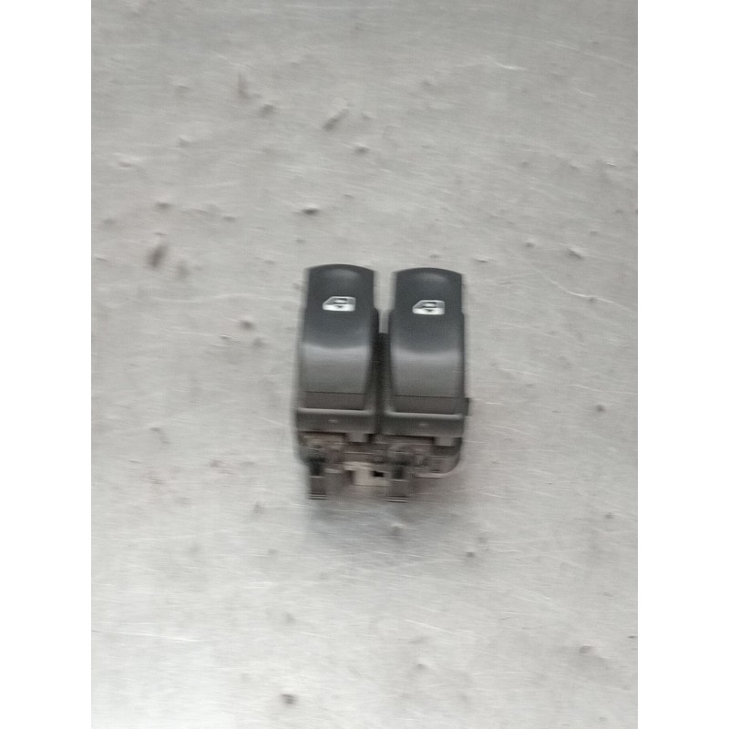 Recambio de mando elevalunas delantero izquierdo para renault clio iii (br0/1, cr0/1) 1.5 dci (br17, cr17) referencia OEM IAM 21